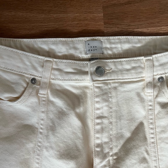 A New Day Cream-Off White Jeans with Front Seam - Picture 5 of 6